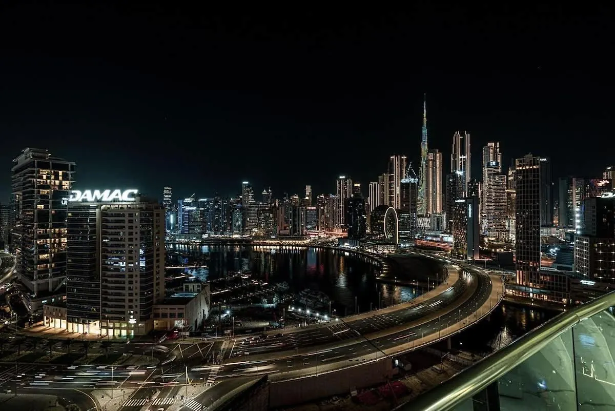 Canal Vista Luxury 2Br In Business Bay Apartment Dubai